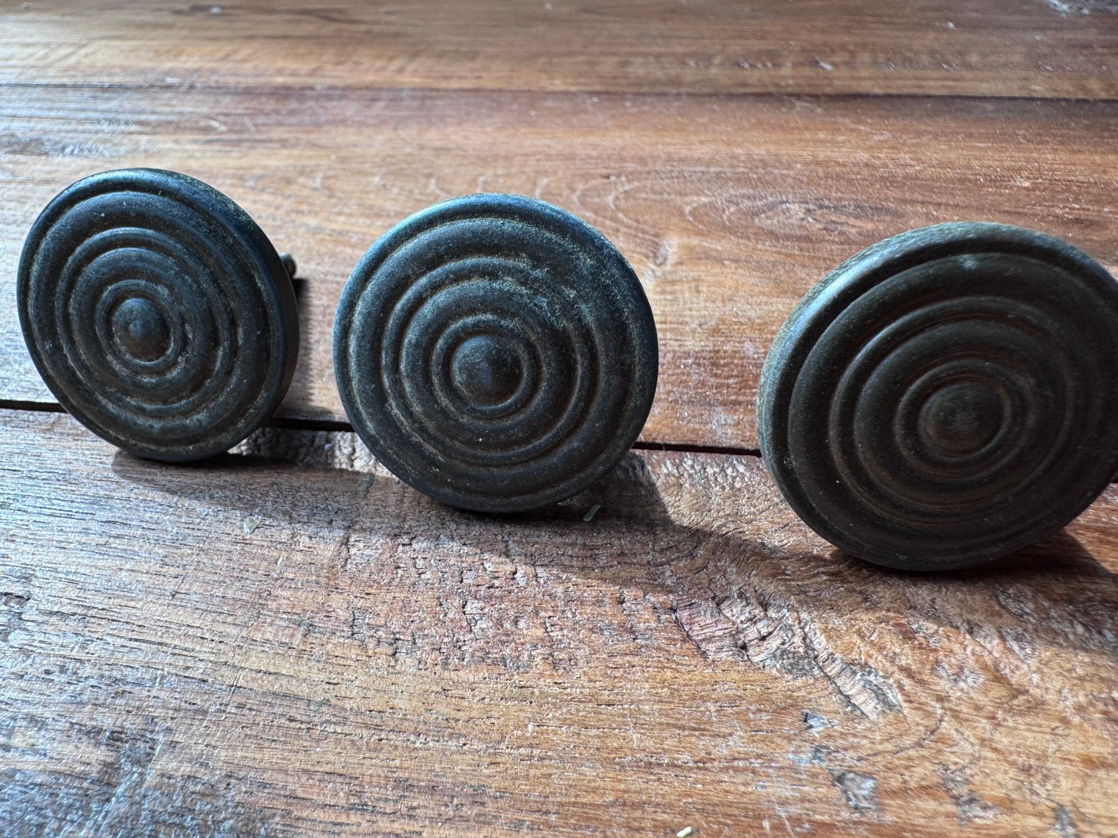3 Bronzen Meubelknoppen Bullseye Vintage Massief Bronzen, Ophalen of Verzenden, Zo goed als nieuw, Koper of Messing, Klink of Kruk