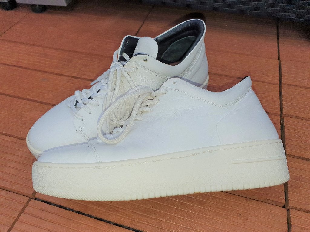 Royal Republiq mt.40 sneakers wit leer en dikke rubber zool, Wit, Ophalen of Verzenden, Royal Republiq, Sneakers of Gympen