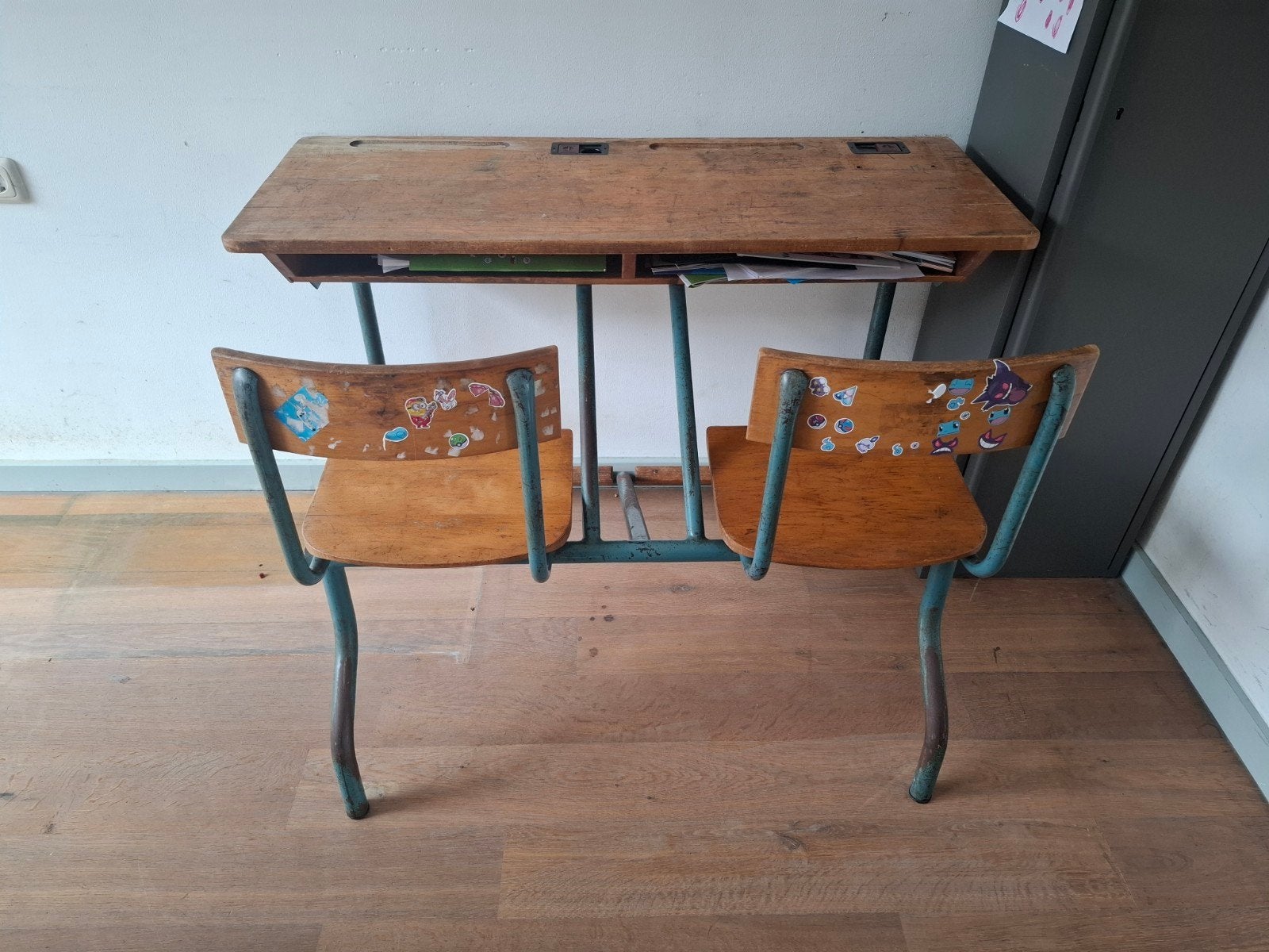 Vintage schoolbankje, Ophalen, Zo goed als nieuw