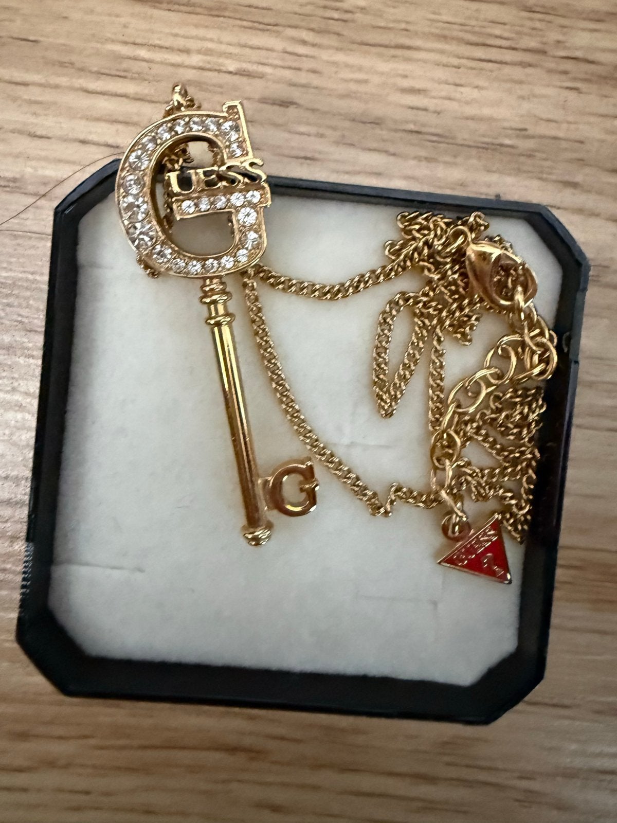 Nieuwe Guess ketting met G-sleutel hanger en kristallen, Met kristal, Overige materialen, Nieuw, Ophalen of Verzenden