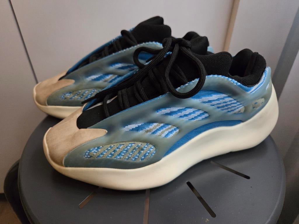 Adidas Yeezy 700 maat 37, Ophalen of Verzenden, Jongen of Meisje
