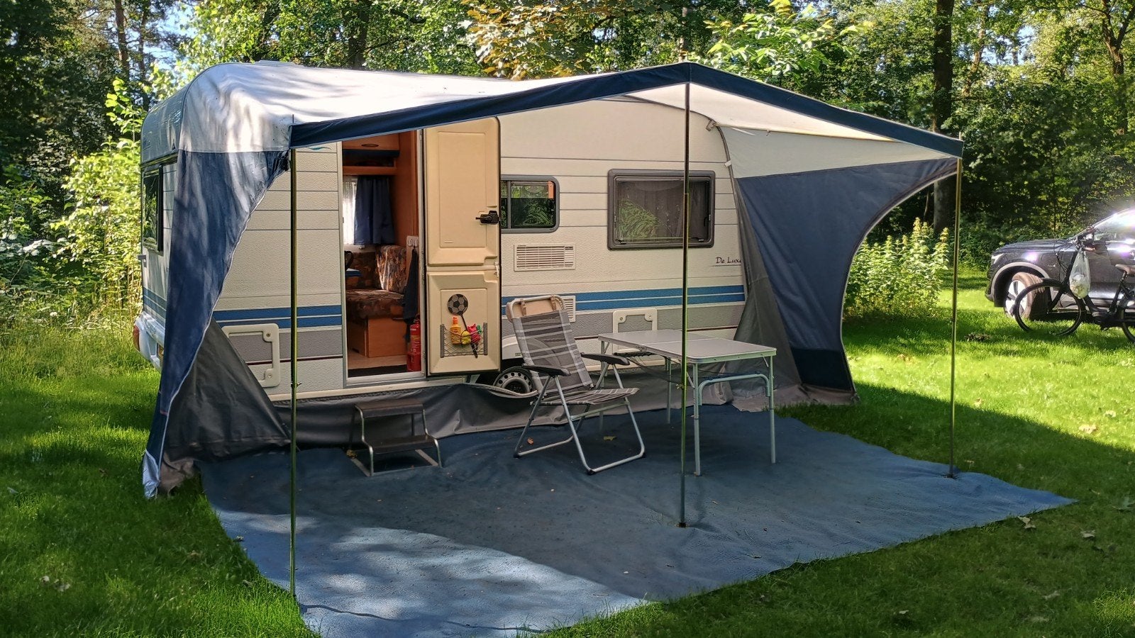 Hobby de luxe 400 SB met luifel en voortent., Kachel, Hobby, Dwarsbed, Treinzit