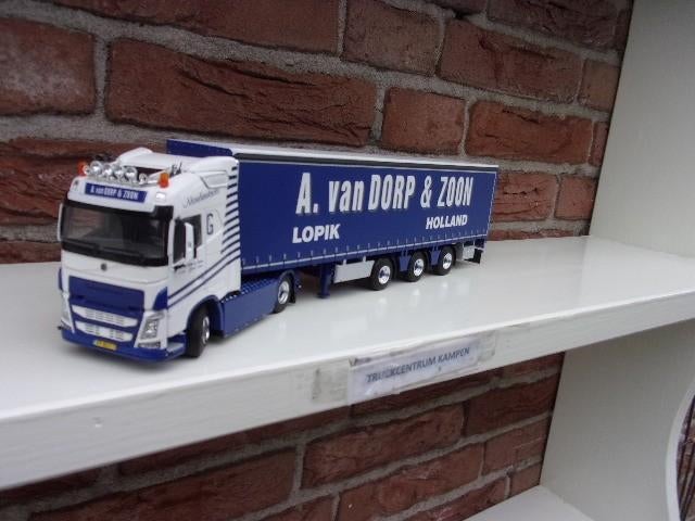 WSI  Volvo  FH4  Globetrotter  van  A. van  Dorp., Ophalen of Verzenden, Nieuw, Bus of Vrachtwagen, Wsi