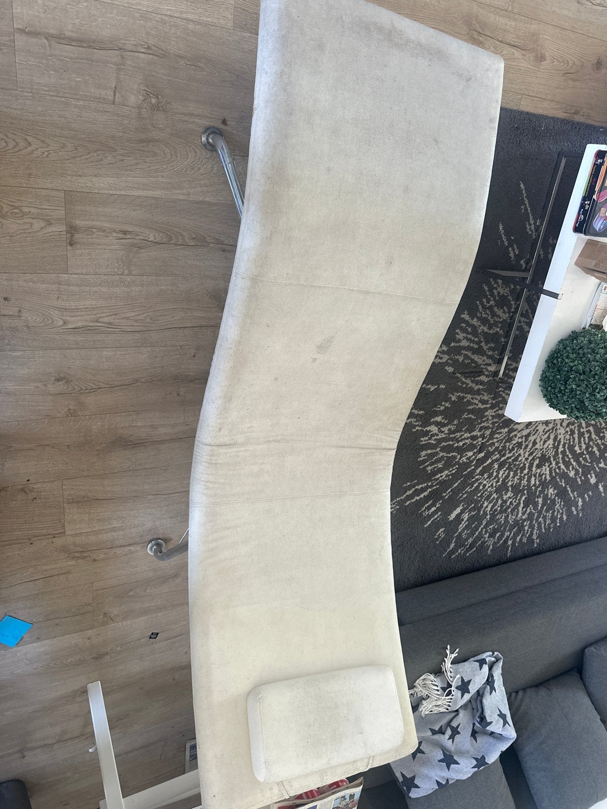 Deense witte leren chaise longue bank, Huis en Inrichting, Ophalen, Gebruikt, Eenpersoons, Leer