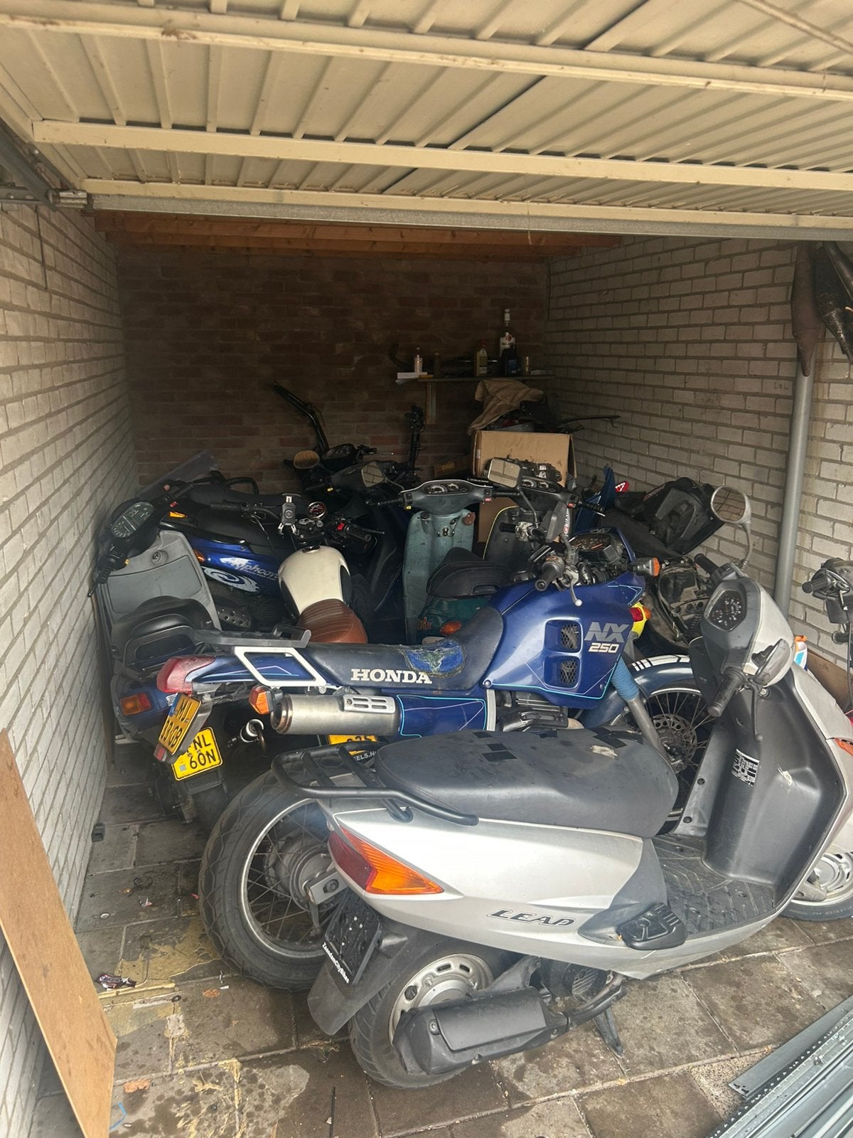 garagebox uitruimen, Ophalen, Gebruikt, Blok