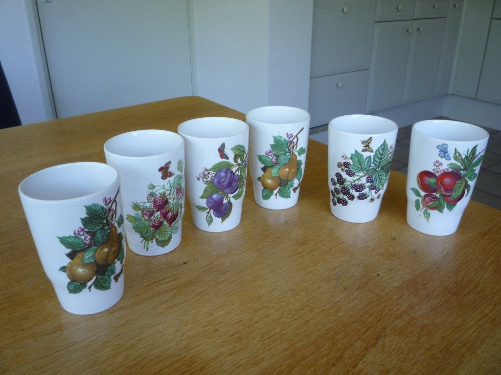 vintage villeroy en boch bekers, Huis en Inrichting, Gebruikt, Ophalen of Verzenden, Overige stijlen, Kop(pen) en/of Schotel(s)