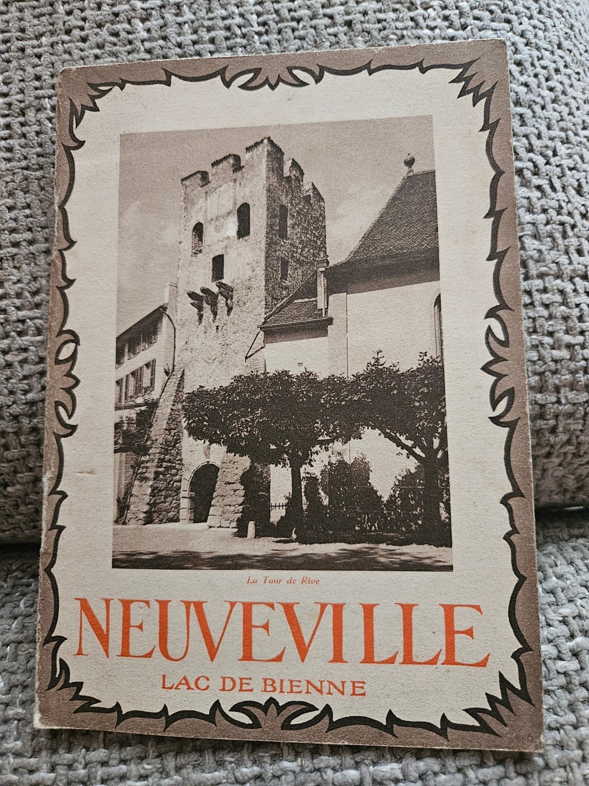 Neuchâtel, Zwitserland brochure vintage, Europa, Ophalen of Verzenden, Brochure, Gelezen