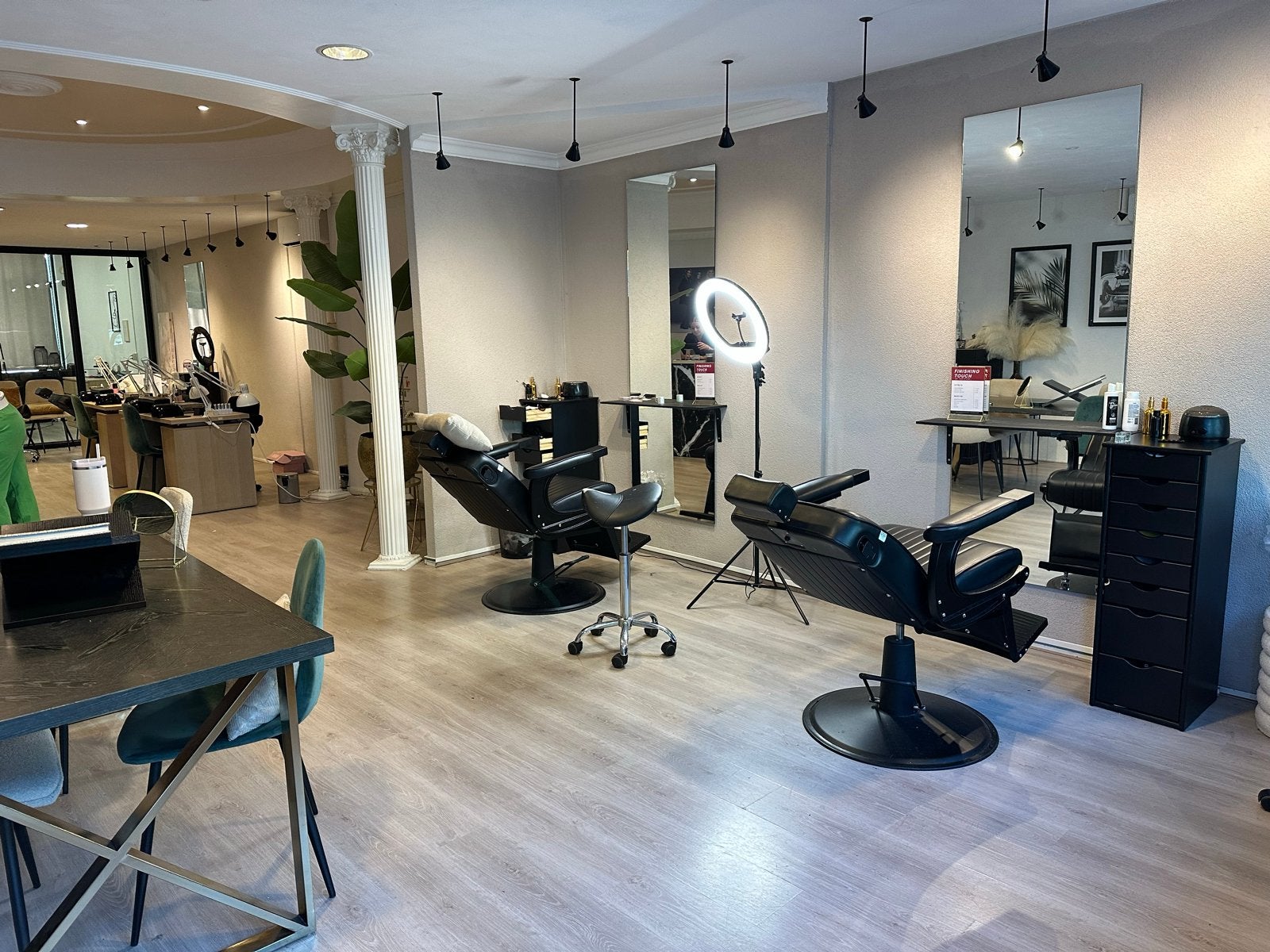 STOELVERHUUR & BEAUTYRUIMTES TE HUUR – ALMERE, Komt aan huis, Huidbehandeling