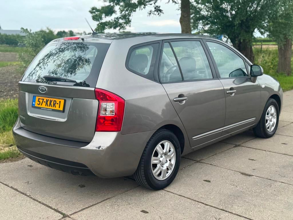 Kia Carens 2.0 CVVT X-tra 2010 144PK AIRCO|CV|TOPSTAAT|DEALE, Auto's, Kia, Voorwielaandrijving, 1998 cc, Stof, Gebruikt