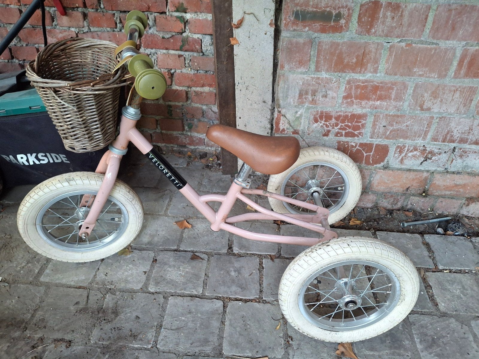 Roze Veloretti Loopfiets 3-wieler met mandje, Ophalen, Gebruikt, Loopfiets