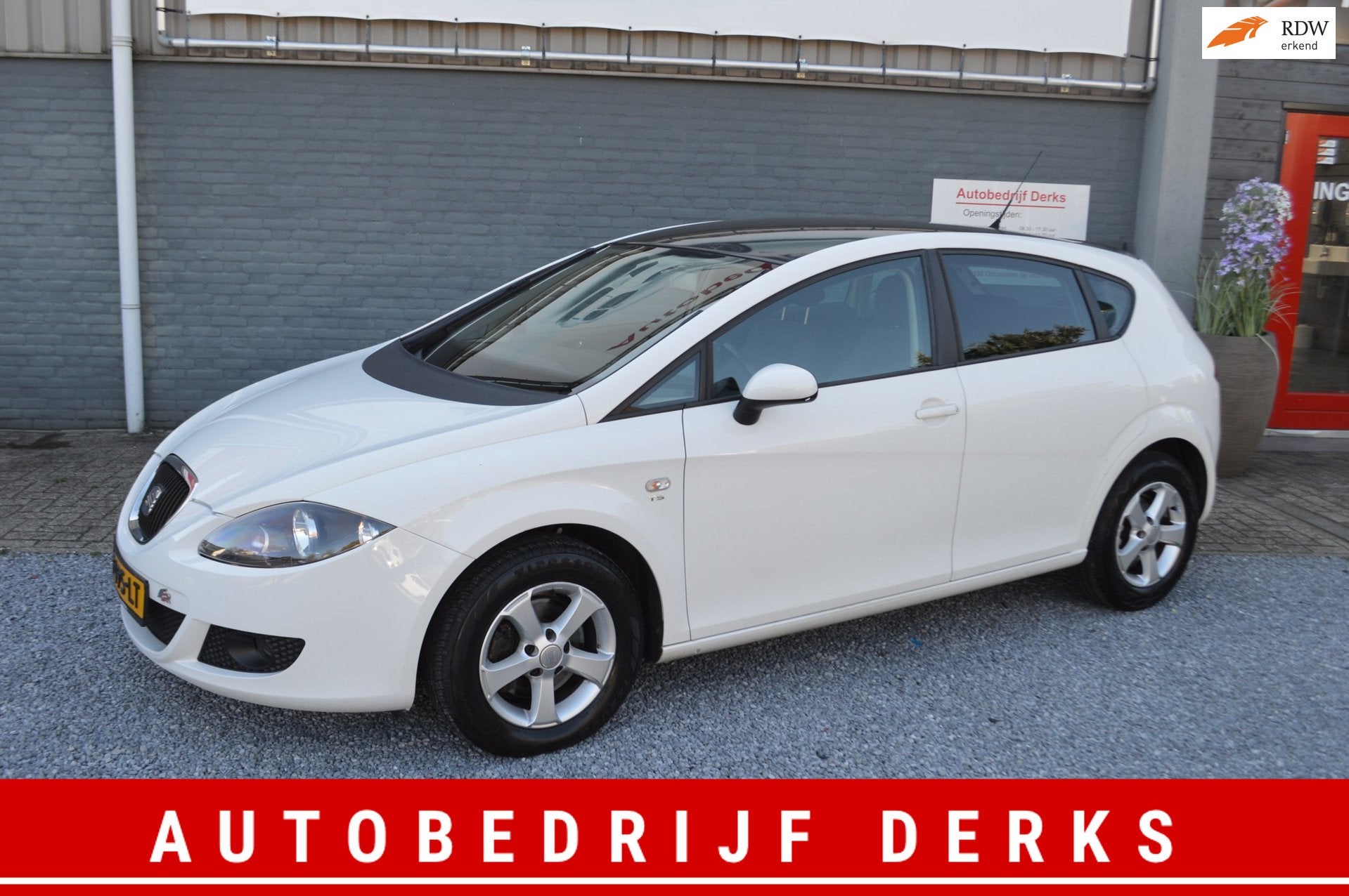 Seat Leon 1.4 TSI 25 Edition I Airco | PDC | Nwe Ketting | G, Auto's, Gebruikt, 4 cilinders, Leon, Wit