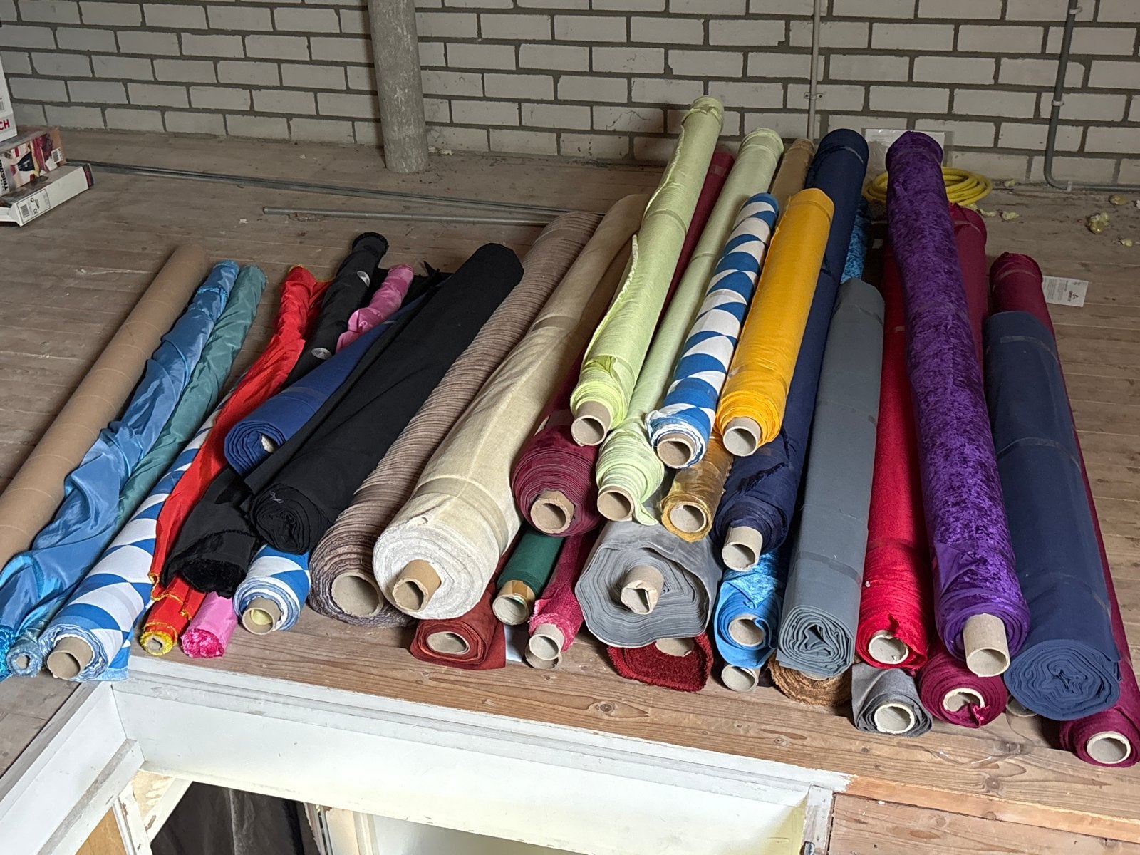 Diverse stoffen: per rol of kleine hoeveelheid, Overige materialen, Meerkleurig, 120 cm of meer, Ophalen of Verzenden