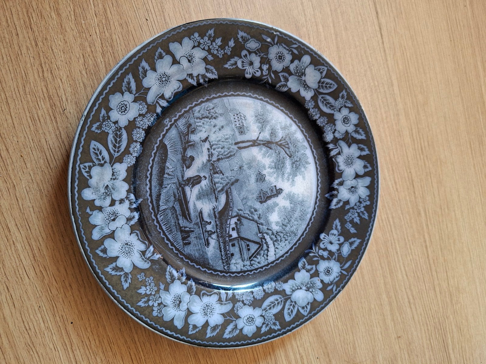 Antiek decoratief bord met landschap en bloemen, Ophalen of Verzenden