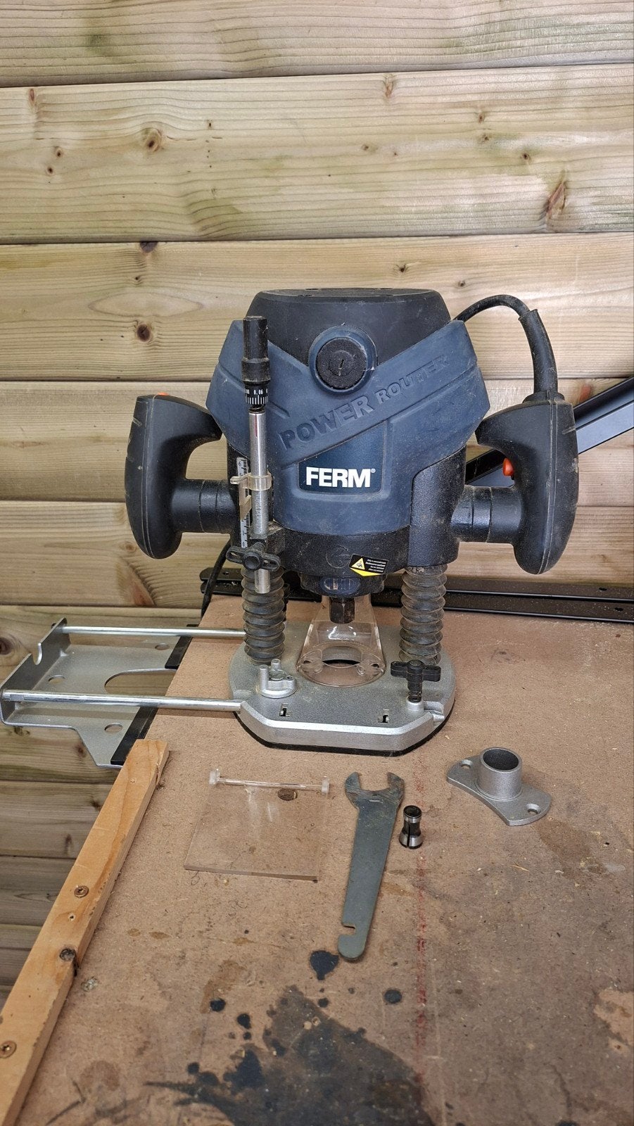 Ferm Bovenfrees PRM1015 -, Doe-het-zelf en Verbouw, Gereedschap | Freesmachines, Ophalen, Gebruikt, Ferm, Bovenfrees