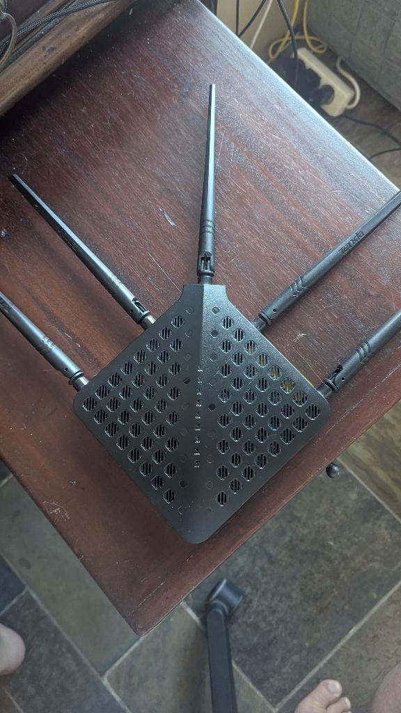 Tenda FH1202, AC1200 dual-band draadloze router, Ophalen of Verzenden, Gebruikt, Router, Overige merken