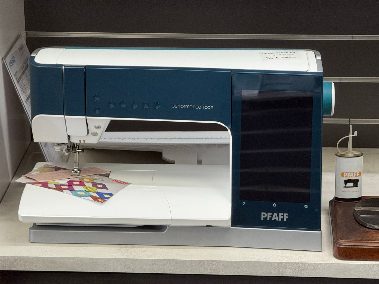 PFAFF performance ICON, Ophalen, Zo goed als nieuw, Naaimachine, Pfaff