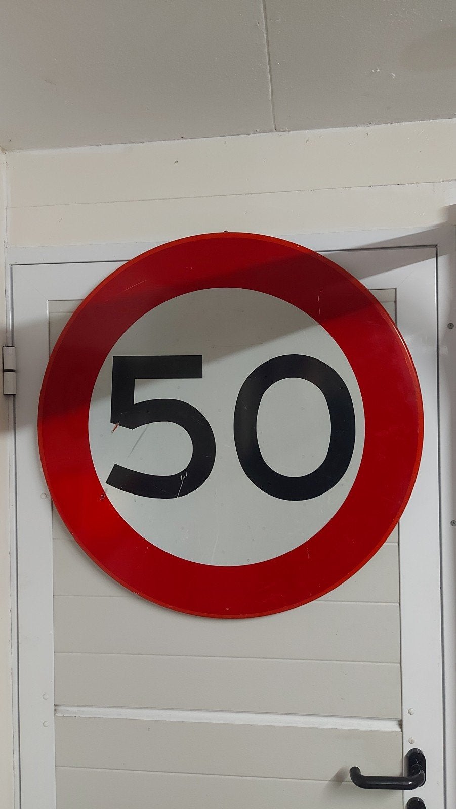 Vintage groot metalen verkeersbord 50 mancave, Ophalen, Gebruikt, Reclamebord