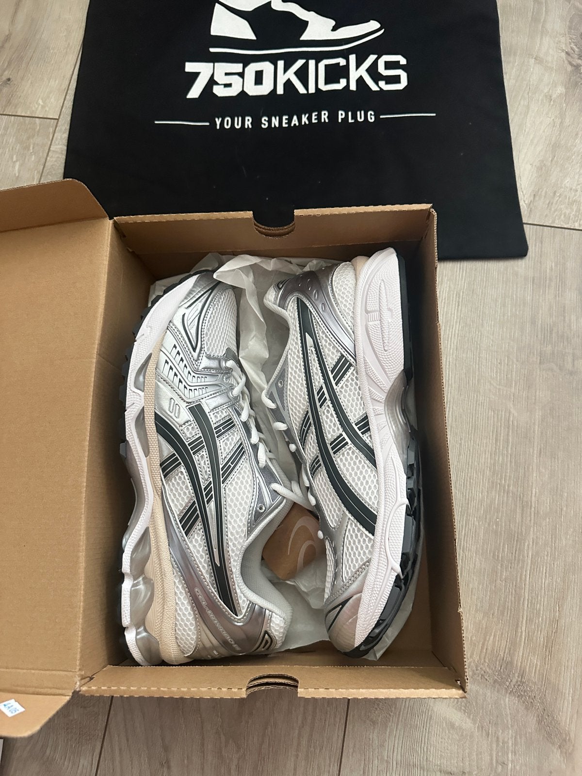 Asics Gel-Kayano 14 White Graphite Grey Maat EU45, Overige kleuren, Nieuw, Ophalen of Verzenden, A