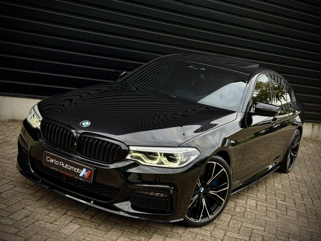 Bmw 5-serie 540i xDrive M-PERF. B&W|SOFT|DAK|HUD|360|4WL STU, Dealer onderhouden, Gebruikt, 2000 kg, Zwart