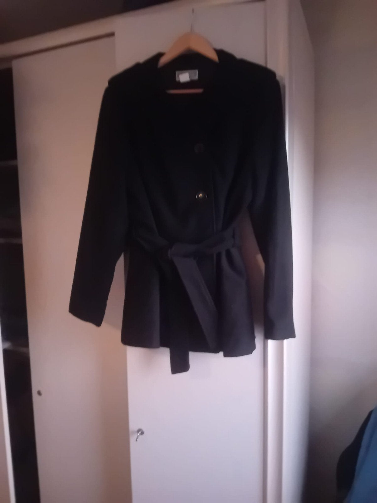 Zwarte damesjas met ceintuur, Kleding | Dames, Zwart, Maat 42/44 (L), Ophalen of Verzenden, Zo goed als nieuw