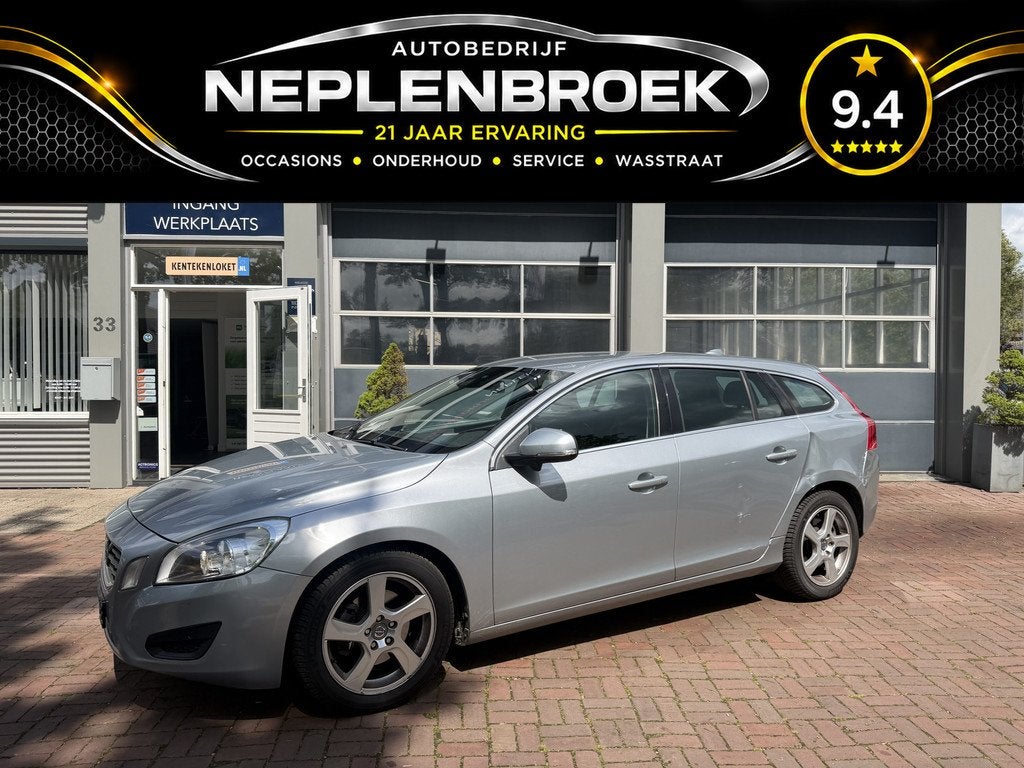Volvo V60 2.0 D3 Momentum Bj 2012 Navi,trekhaak,clima,16inch, Euro 5, Gebruikt, Diesel, 165 pk