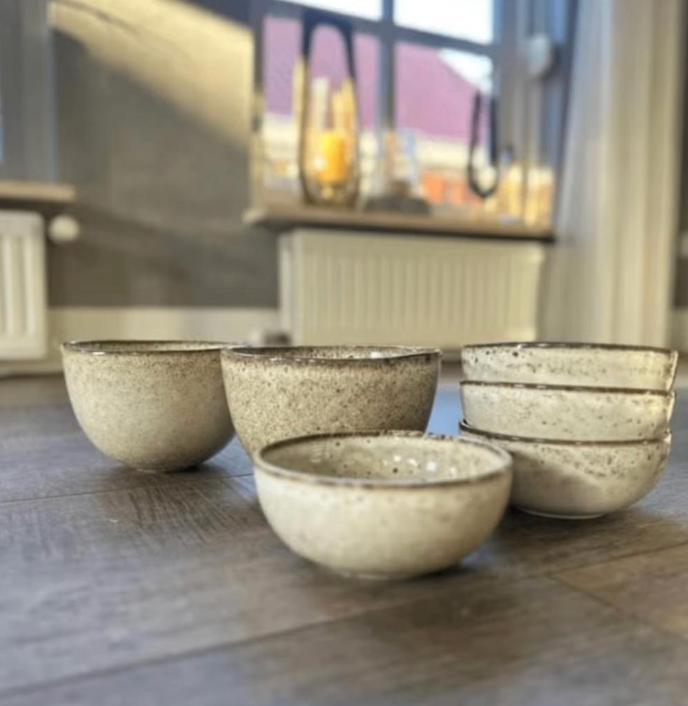 H&M home aardewerk/steengoed schalen servies set, Huis en Inrichting, Keuken | Servies, Ophalen, Overige stijlen, Aardewerk, Schaal of Schalen