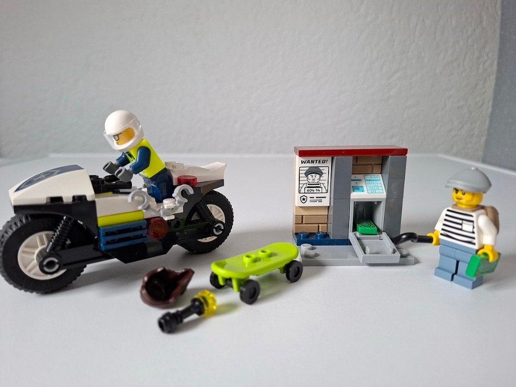 LEGO Achtervolging op politiemotor 60455, Ophalen, Inclusief instructies, Lego, Zo goed als nieuw