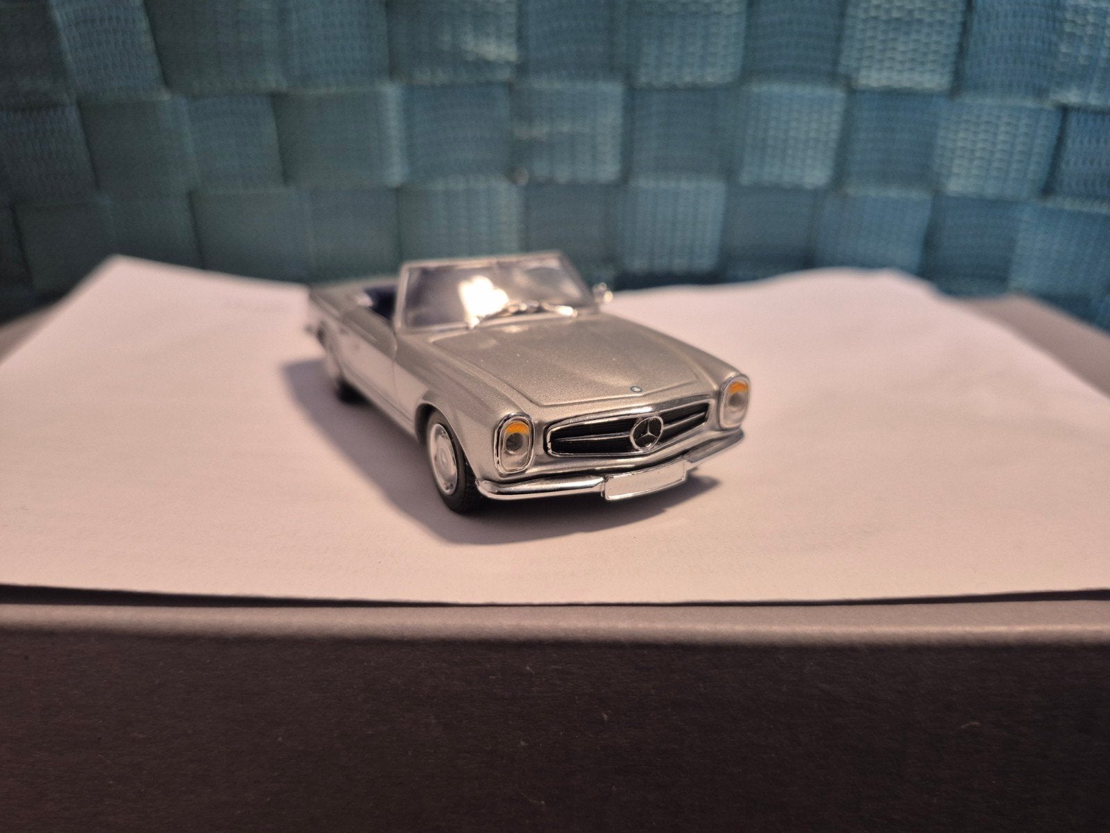 minichamps mercedes benz cabrio silver 1:43 230sl-280sl, Ophalen of Verzenden, Zo goed als nieuw, Auto, MiniChamps