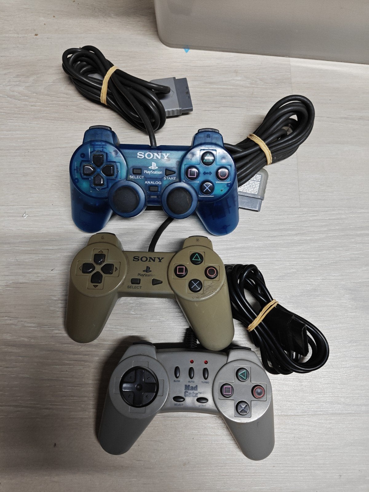 DEFECT PS1 PS2 controllers, Spelcomputers en Games, Gebruikt, Onbekend, Ophalen of Verzenden, Onbekend