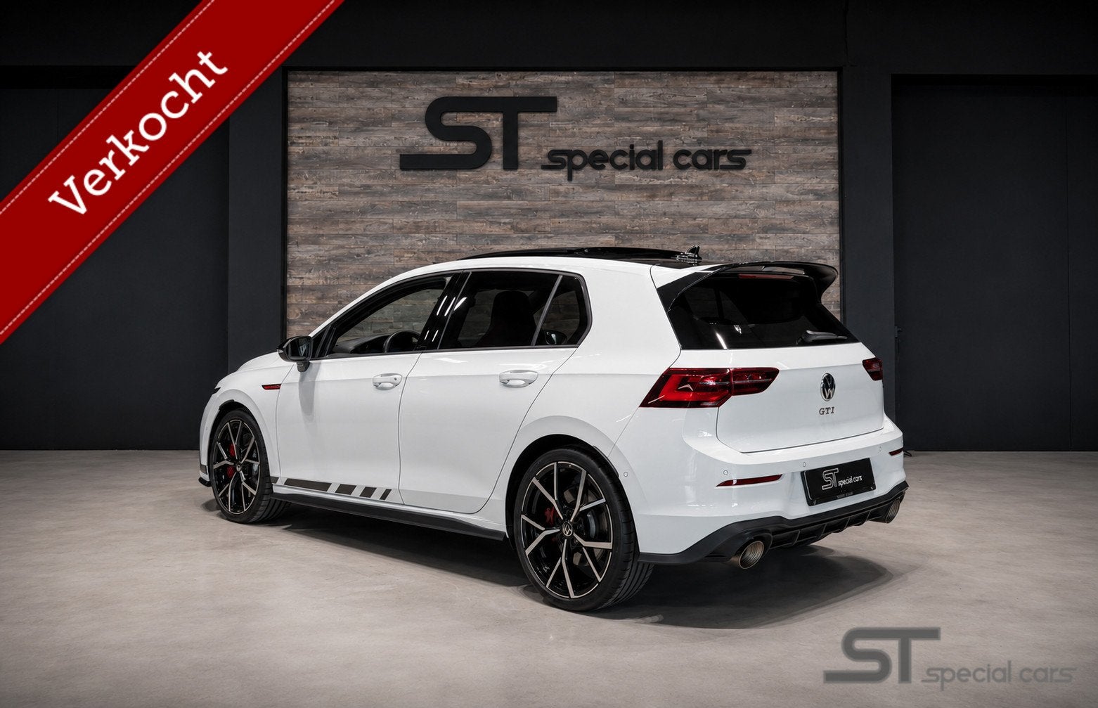 Volkswagen Golf 2.0 TSI GTI Clubsport|Pano|Leder|Akra, Gebruikt, 4 cilinders, Wit, Bedrijf