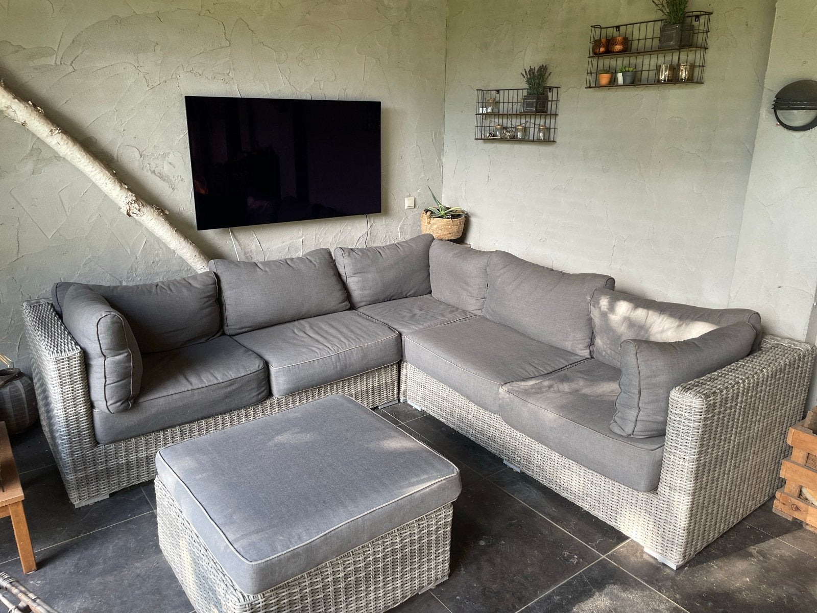 Grote loungeset van wicker met grijze kussens, Ophalen of Verzenden, Gebruikt, Riet of Rotan