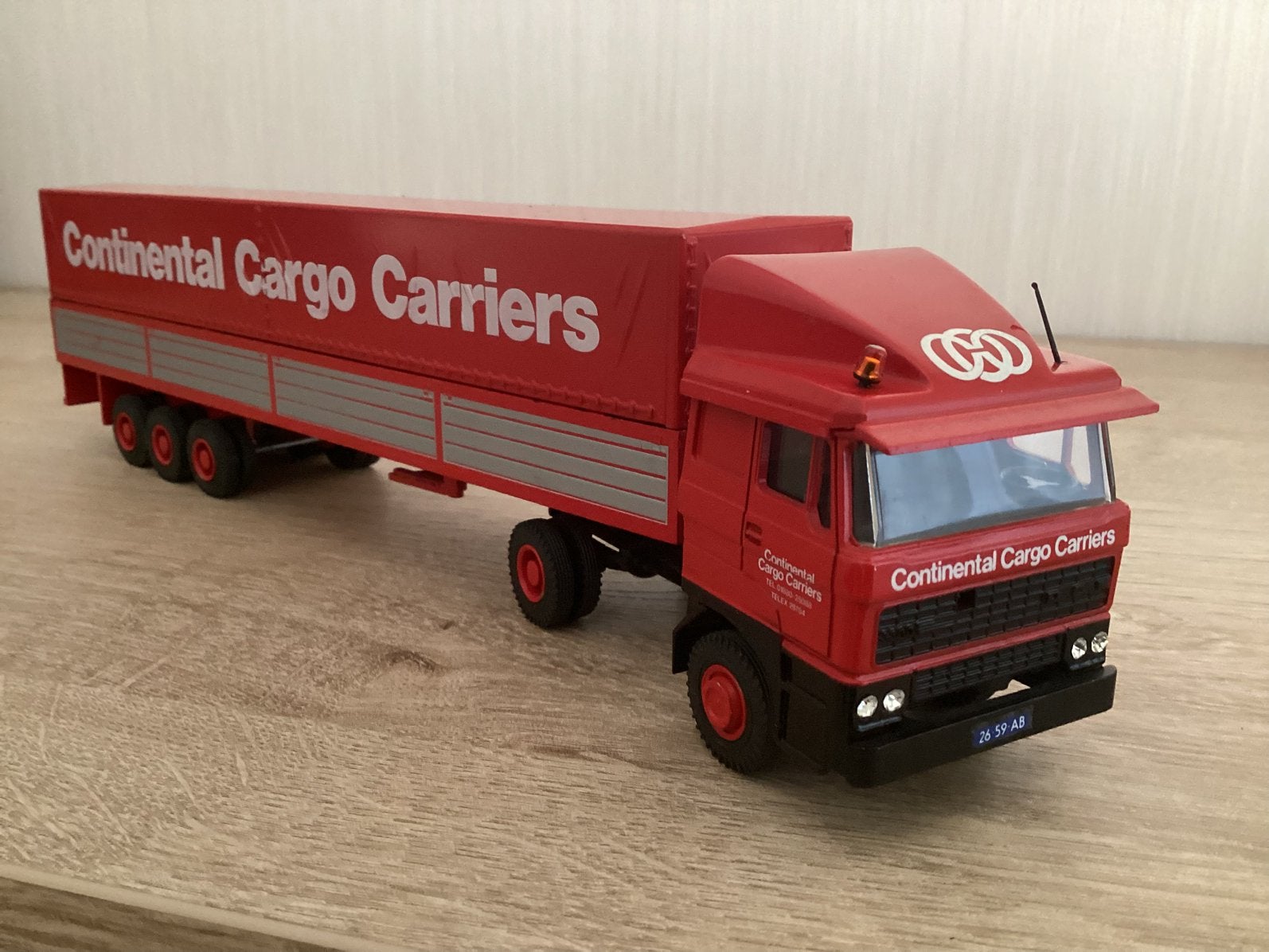 2 X DAF 3300 Dakspoilers kant cab Zwaailichten Huifopleggers, Ophalen of Verzenden, Zo goed als nieuw, Bus of Vrachtwagen, Lion Toys