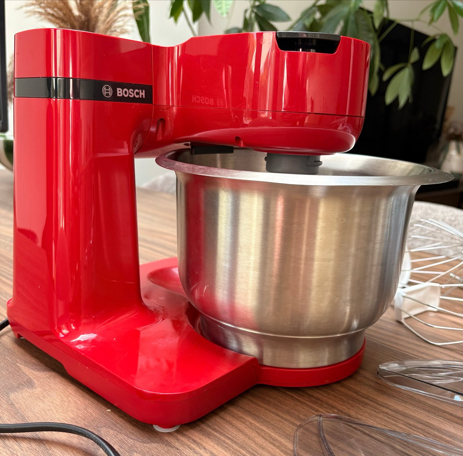 BOSCH Serie 2 Keukenmachine MUMS2ER01 - 700W - Rood, Ophalen, Zo goed als nieuw, Vaatwasserbestendig, 3 snelheden of meer