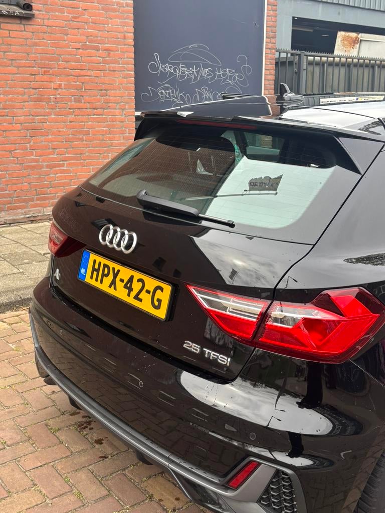 Zwarte Audi A1 Sportback 2020 Automaat S-LINE +rode gordels, Auto's, USB, A1, 95 pk, Leder en Stof