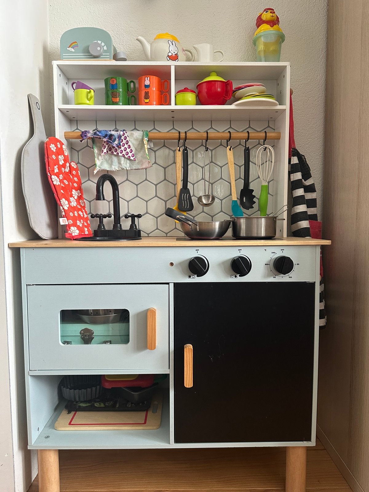 HEMA houten speelkeukentje met heel veel accessoires, Ophalen, Zo goed als nieuw, Jongen of Meisje