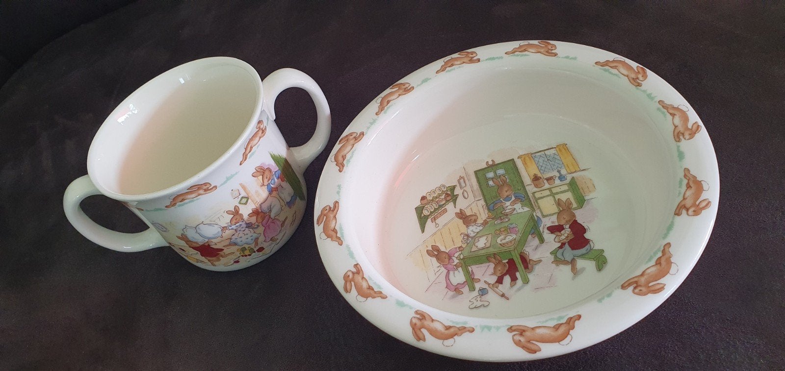 Als nieuw Bunny kins kindermok en schaaltje, Ophalen of Verzenden, Zo goed als nieuw, Overige stijlen, Schaal of Schalen