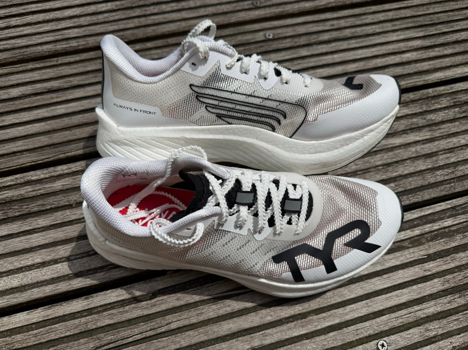 TYR Valkyrie Elite Carbon hardloopschoenen - EU 43 1/3, Overige merken, Hardloopschoenen, Ophalen of Verzenden, Zo goed als nieuw
