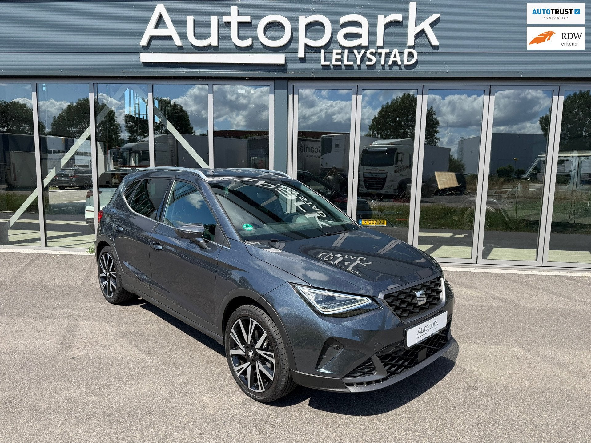 Seat ARONA 1.5 TSI FR DSG Facelift Virtual Navi Led Cam Acc, Auto's, Dealer onderhouden, 4 cilinders, 150 pk, 630 kg