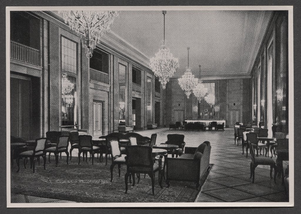 Das Foyer Deutschen Opernhauses in Charlottenburg.... Grote, Verzenden, Landmacht, Duitsland, Foto of Poster