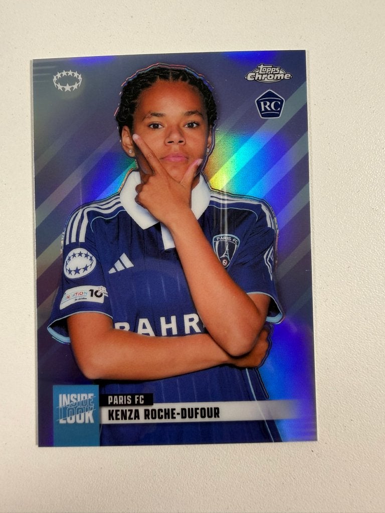 Kenza Roche-Dufour RC Inside Look Women's Chrome 2025-26, Ophalen of Verzenden, Nieuw, Buitenlandse clubs, Poster, Plaatje of Sticker