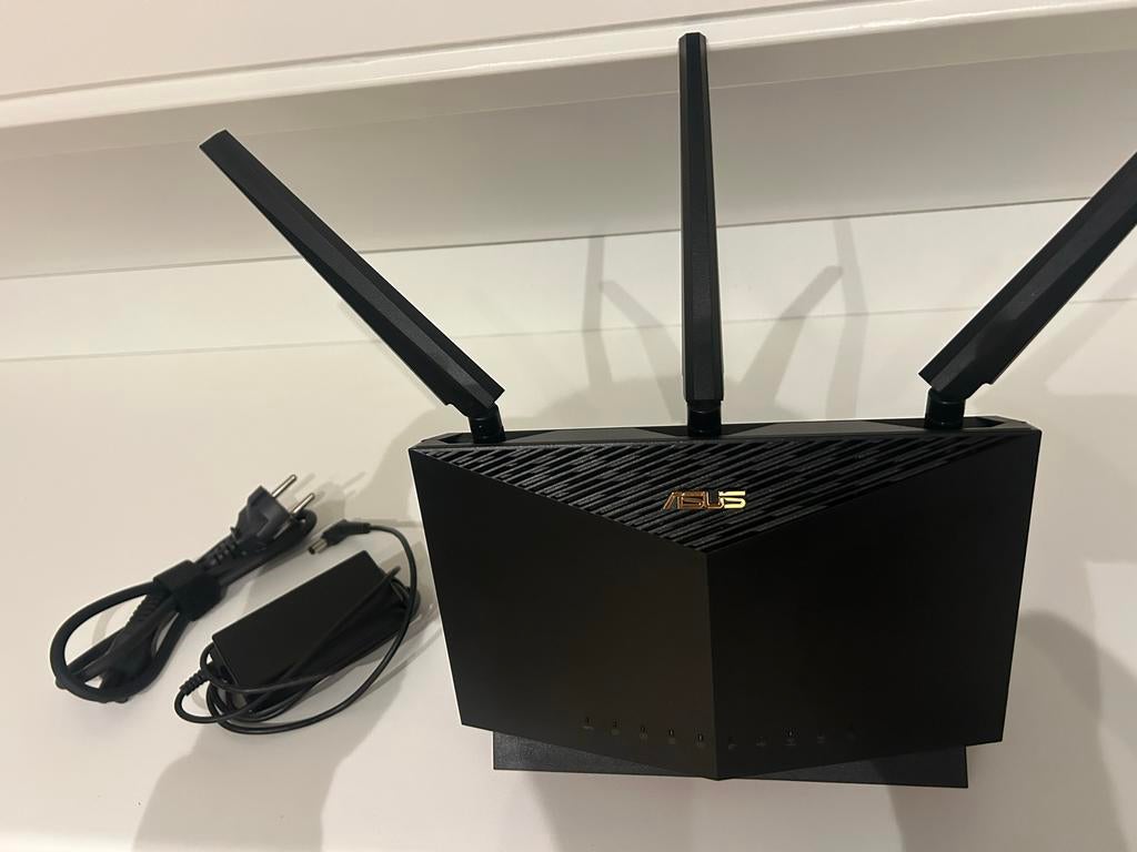 ASUS RT-AX86S  super snelle Router wifi 6, Ophalen of Verzenden, Zo goed als nieuw, Router