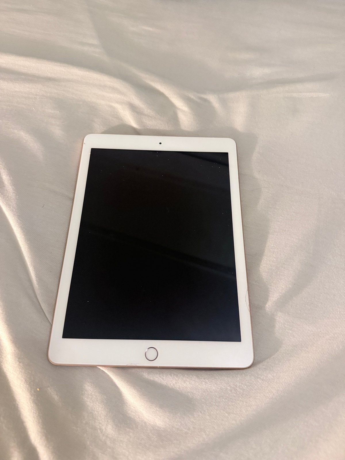Apple iPad (6e generatie) 32GB Wi-Fi Goud met Otterbox, Computers en Software, 10 inch, Rose Goud, Gebruikt, 32 GB