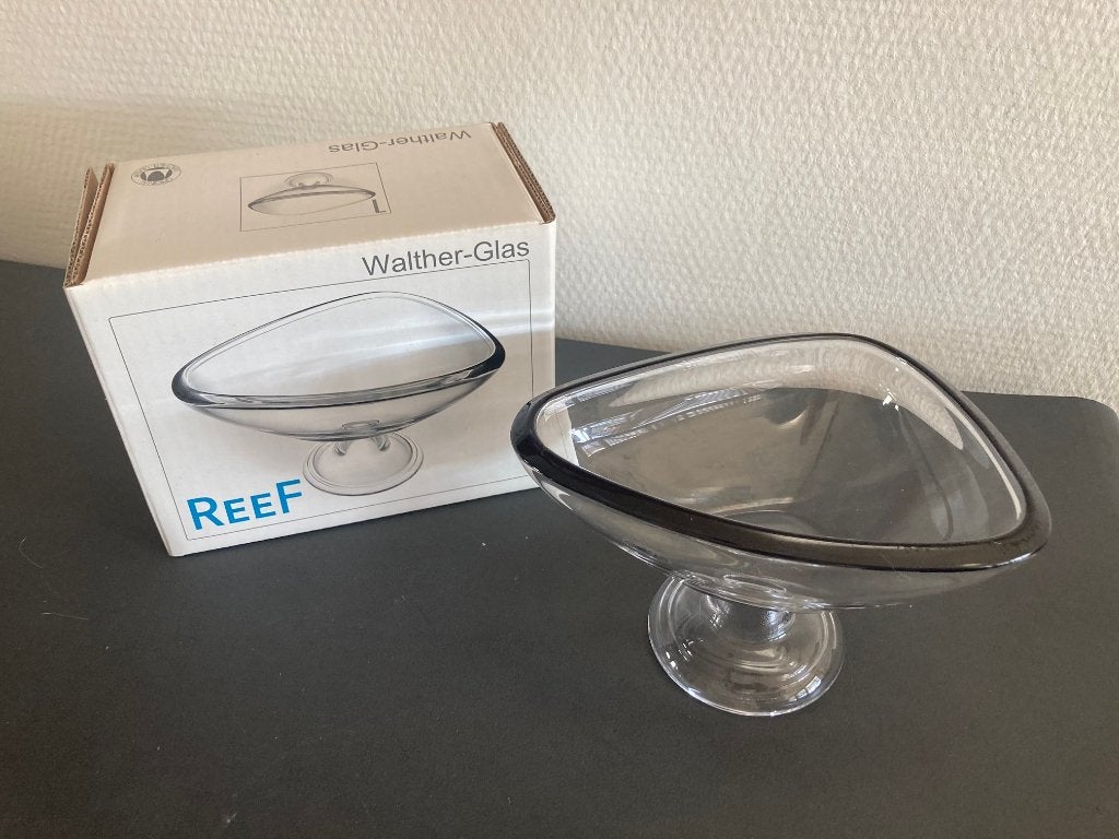 walther glas schaal op voet model reef kleur pink of black, Ophalen of Verzenden, Nieuw, Ovaal, Glas