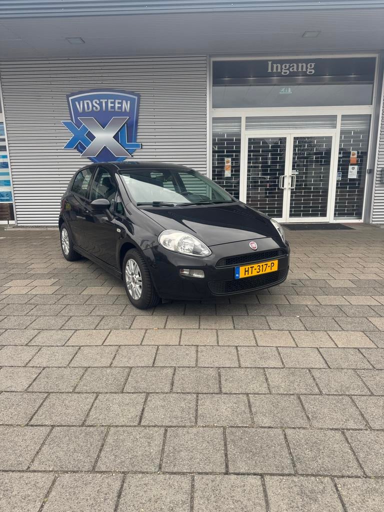Fiat Punto 0.9 Twinair 74KW 5DR 2015 Zwart, Auto's, Fiat, Voorwielaandrijving, 100 pk, Origineel Nederlands, Handgeschakeld