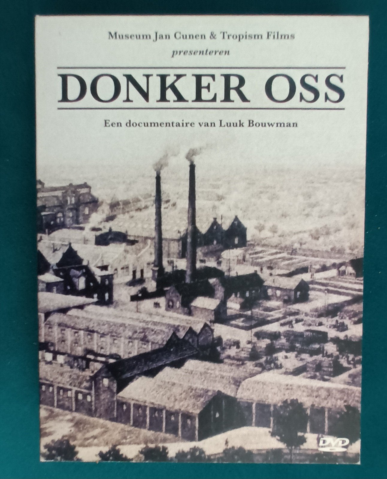 Donker Oss (2dvd) Luuk Bouwman documentaire Bende van Oss, Oorlog of Misdaad, Alle leeftijden, Nederlands, Zo goed als nieuw