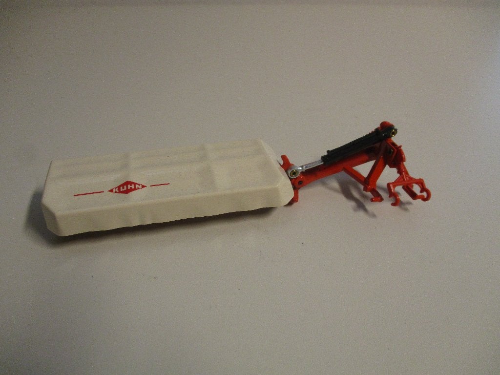 Siku Kuhn achtermaaier, Hobby en Vrije tijd, Modelauto's | 1:32, Ophalen of Verzenden, Gebruikt, Tractor of Landbouw, SIKU