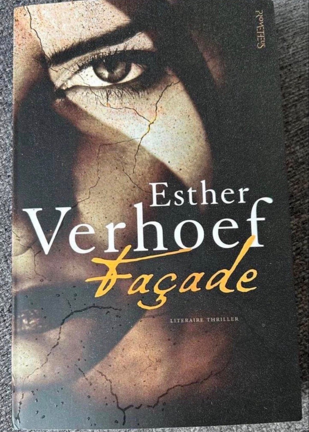 Façade - Esther Verhoef (Literaire thriller), Ophalen of Verzenden, Zo goed als nieuw