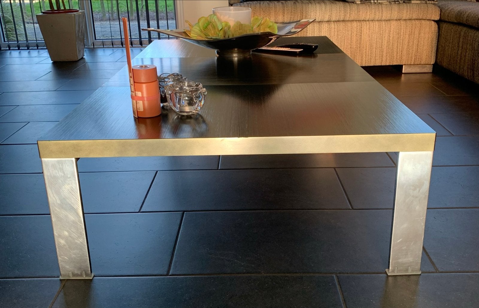 Leolux salontafel grijs/groen met RVS poten, Ophalen, Gebruikt, 100 tot 150 cm, 50 tot 100 cm