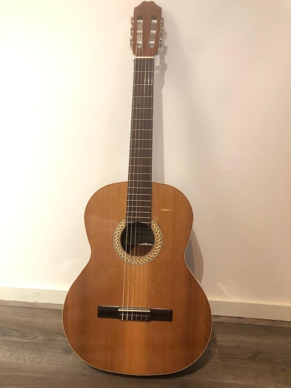 Juan Salvador Klassieke Gitaar met accessoires, Ophalen of Verzenden