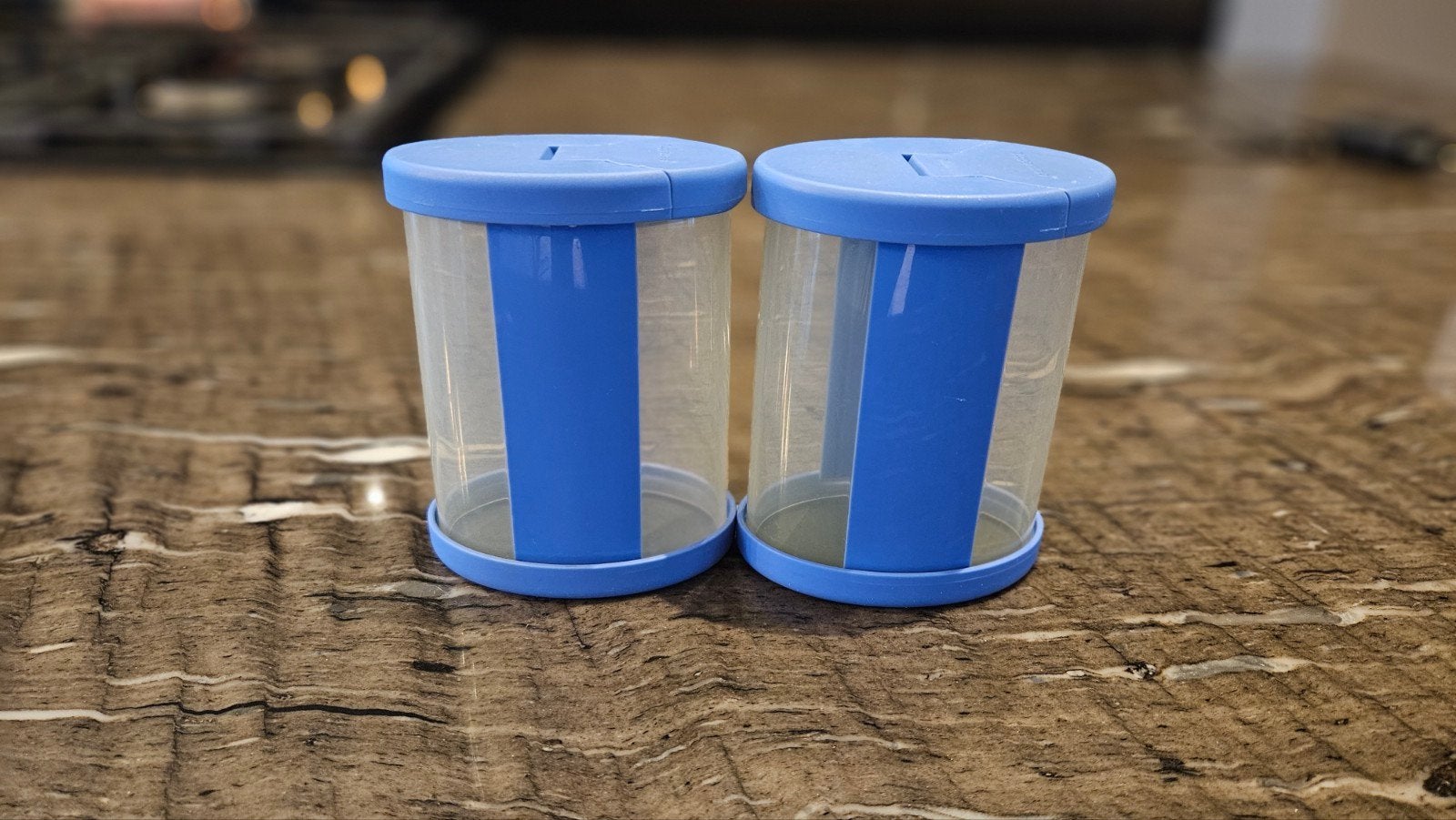 2 TUPPERWARE STROOI BUSSEN, Ophalen, Gebruikt, Blauw, Beker of Kan